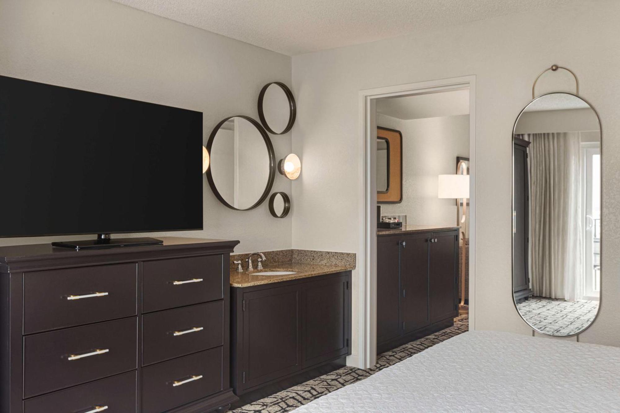 Hotel Embassy By Hilton Lauderdale 17th Street 3*